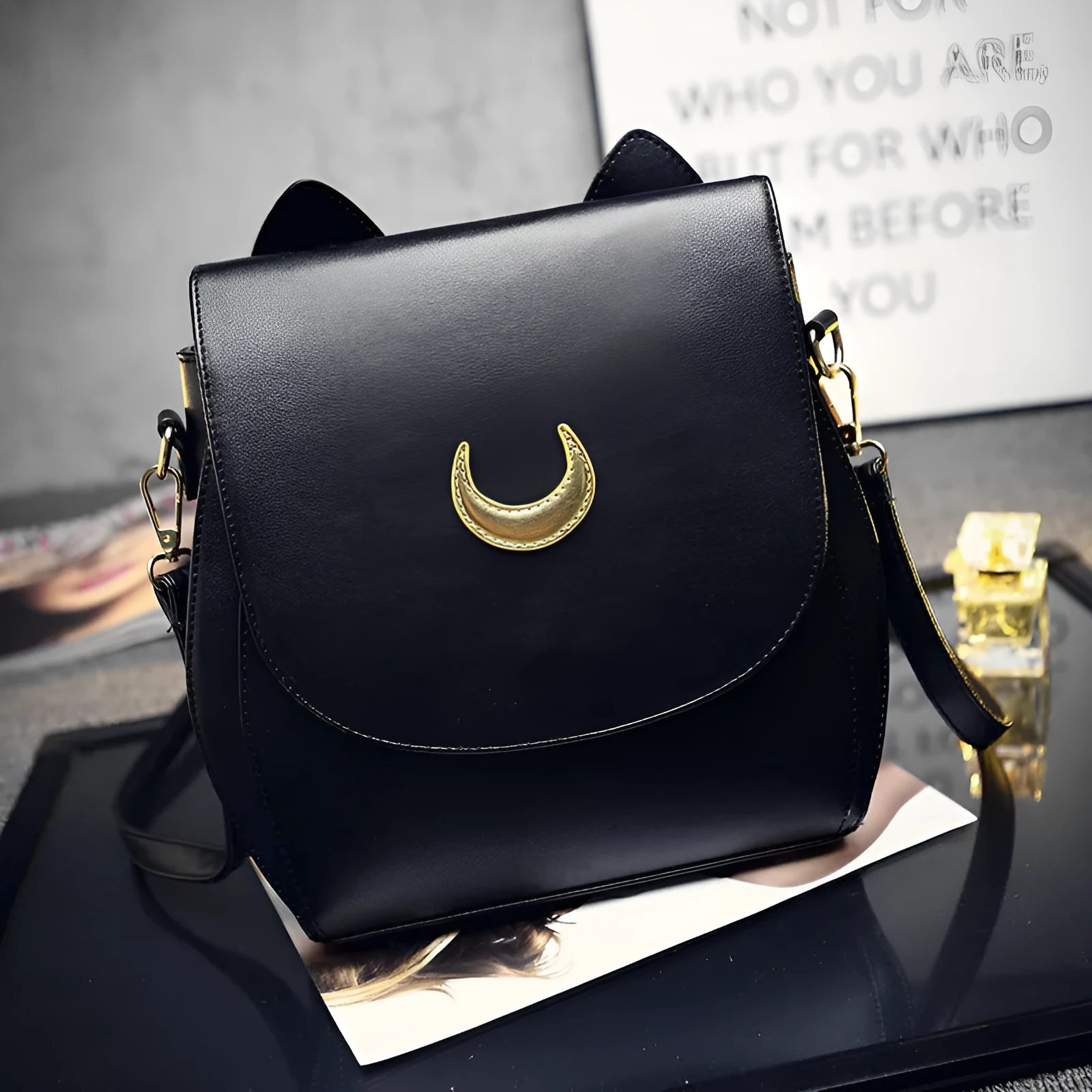 Luna Bangalor fashion shoulder bag backpack in black with magnetic buckle and adjustable strap