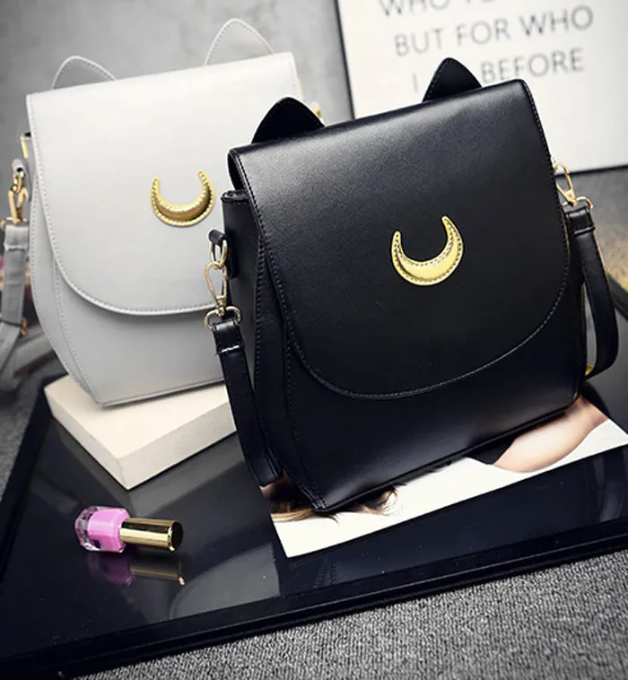 Luna Bangalor fashion shoulder bag backpack in black with magnetic buckle and adjustable strap
