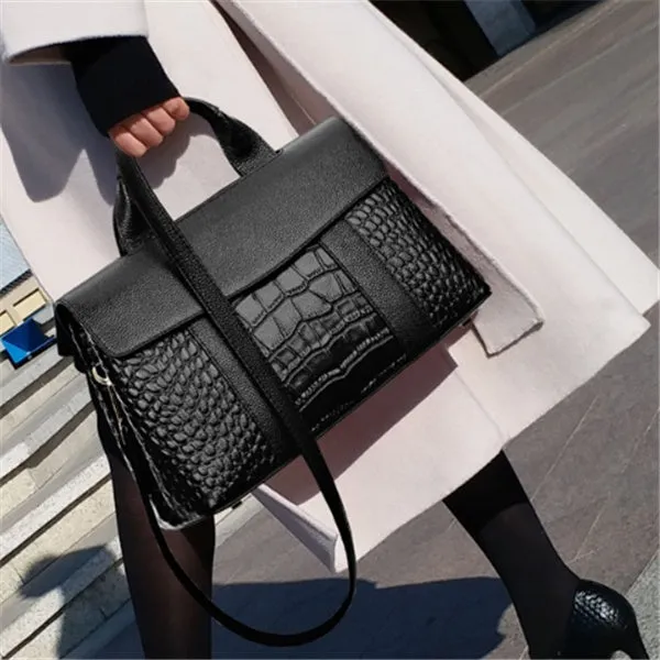 Simple women's black shoulder bag with PU lining, large size 36cm width, structured shape