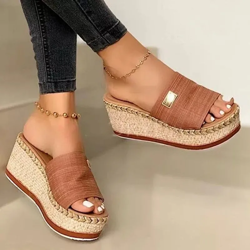 Oversized women's slippers sandals with thick muffin sole and sequin detail on artificial PU upper in Yellow