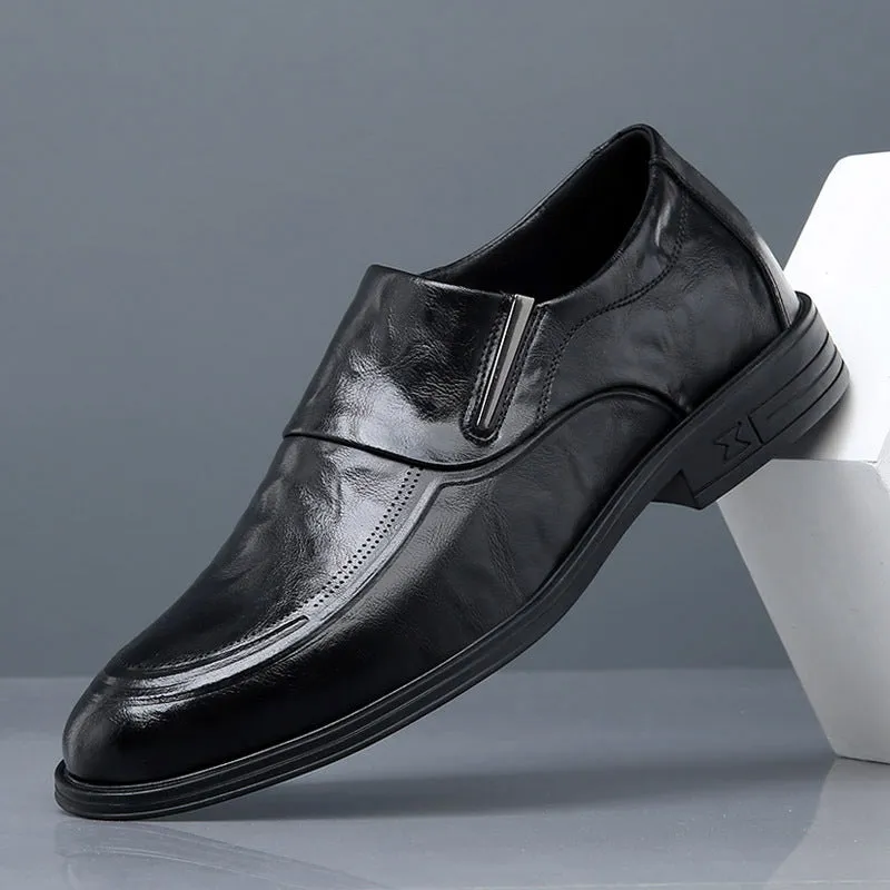 Men's black cowhide leather slip-on casual shoes with rubber sole