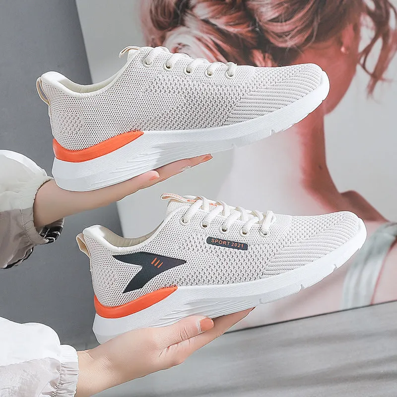 Women's flyknit sneakers in beige with low-top flat heel design and front lace-up fastening