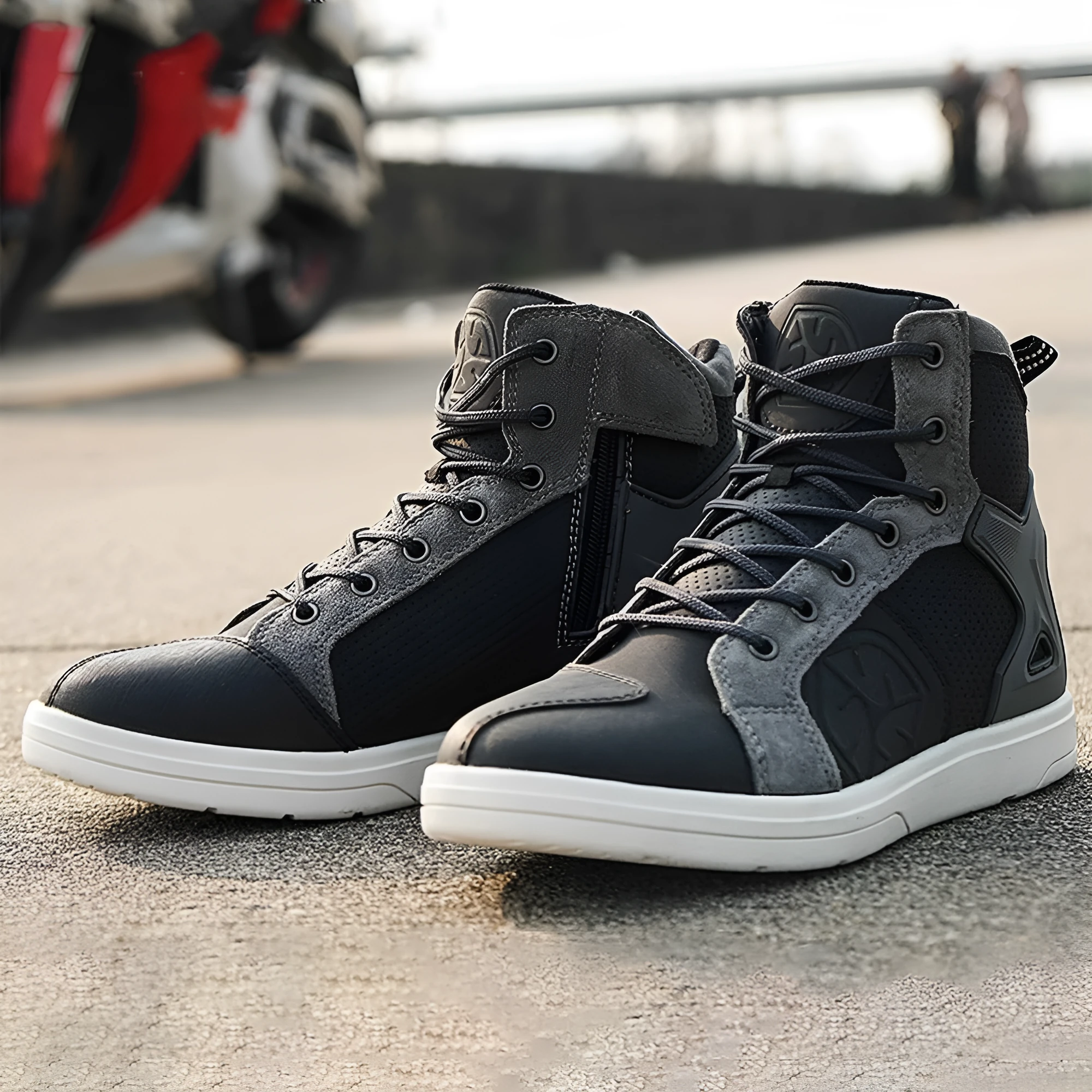 SCOYCO MT040 black motorcycle riding boots with 18cm shaft and non-slip rubber sole