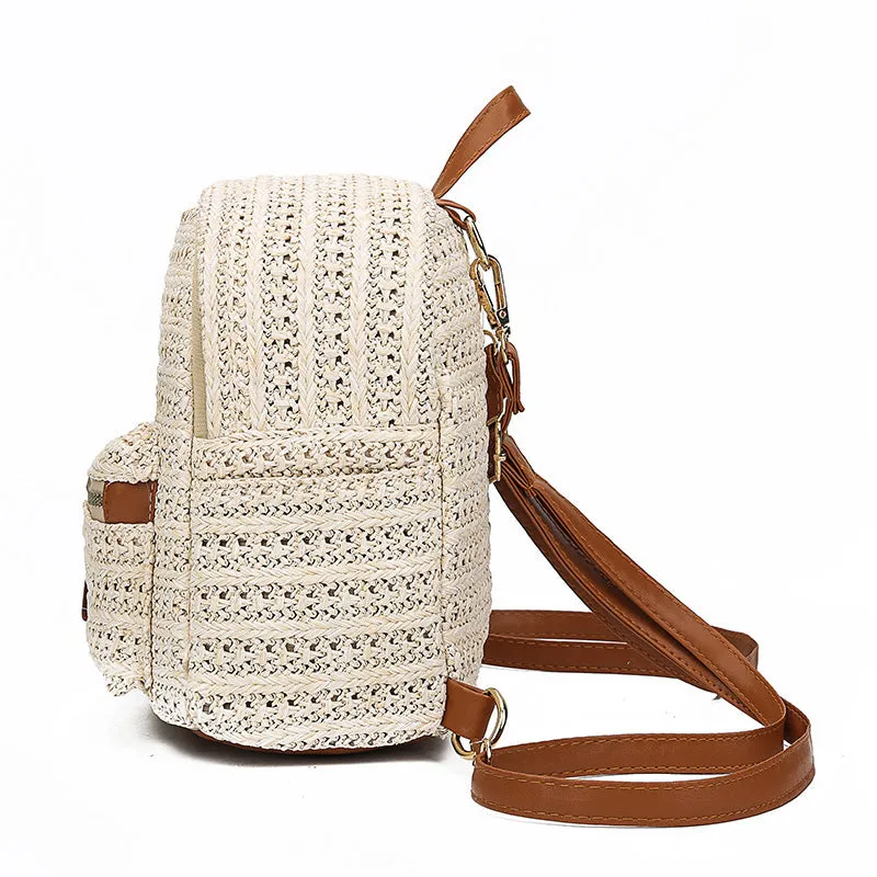 Handwoven straw backpack in beige white, 20x15x21cm, open-top design, lightweight natural fibre for casual beach travel use