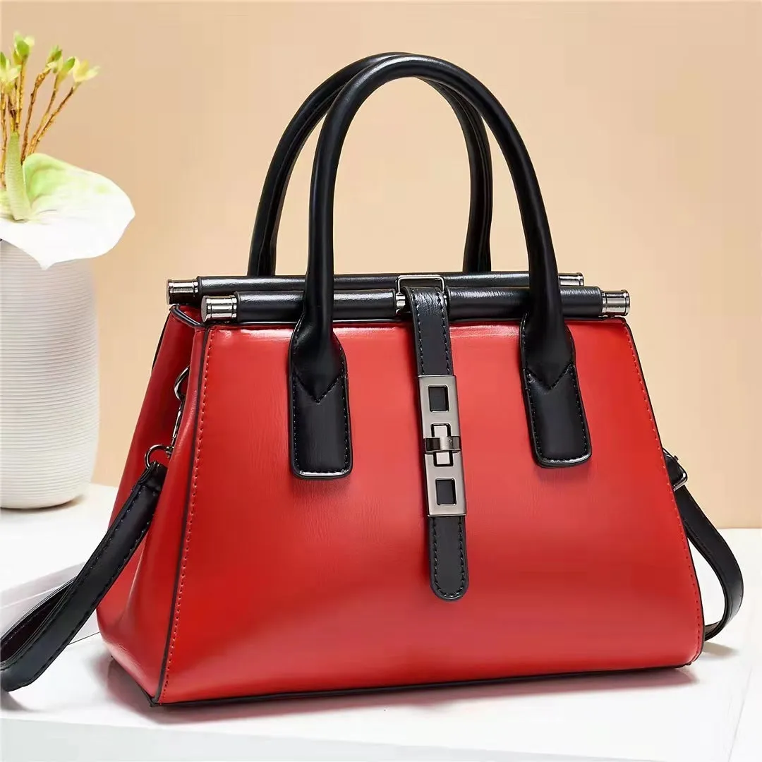 Large women's PU messenger bag with sequins, horizontal shape, zipper closure, black colour