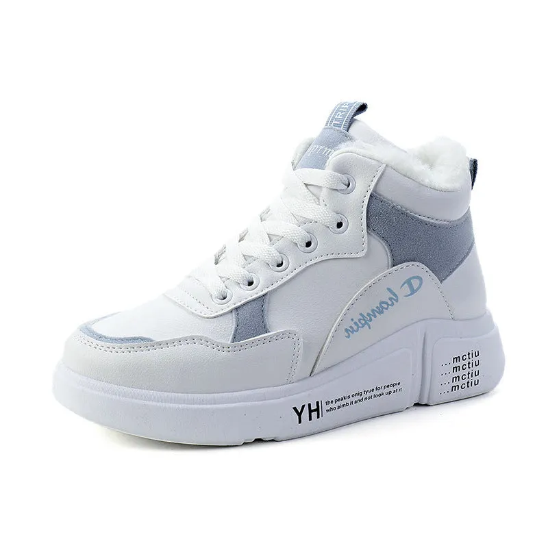 Ladies snow boots in black with artificial PU upper, flat heel, round toe, and front tie laces