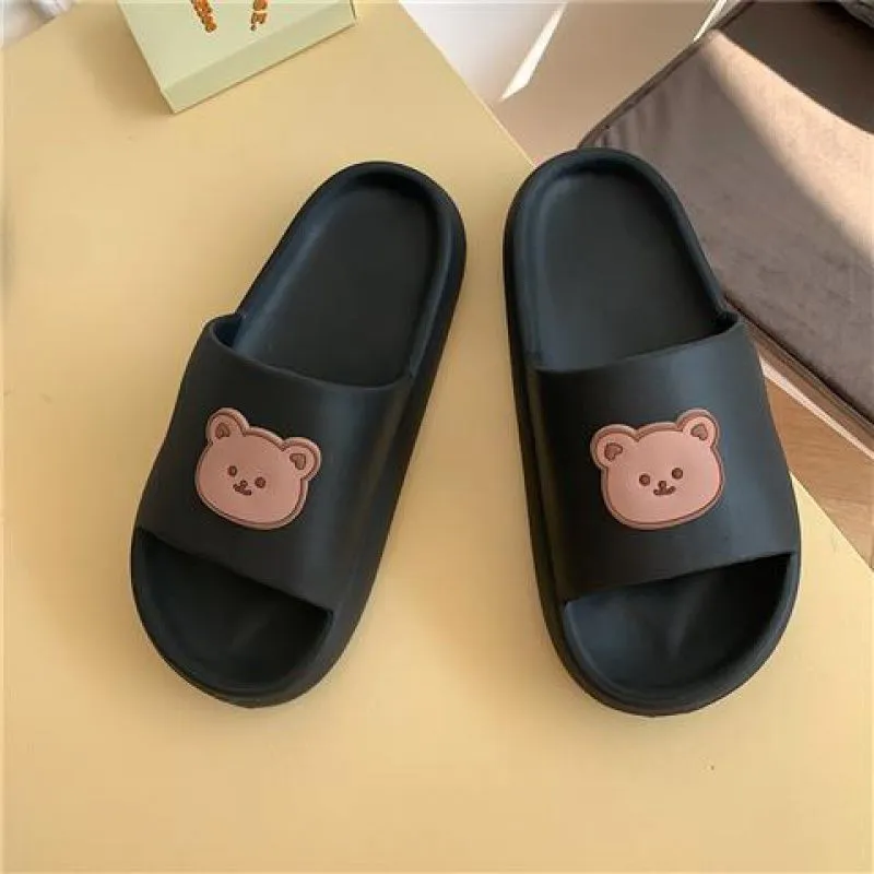 Bear slippers with non-slip EVA sole, flat bottom style, in beige colour, side view