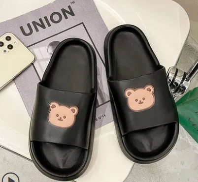 Bear slippers with non-slip EVA sole, flat bottom style, in beige colour, side view