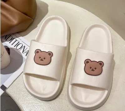Bear slippers with non-slip EVA sole, flat bottom style, in beige colour, side view