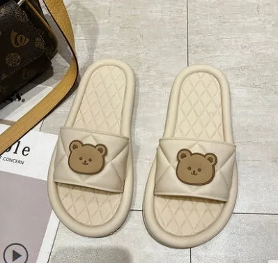 Bear slippers with non-slip EVA sole, flat bottom style, in beige colour, side view