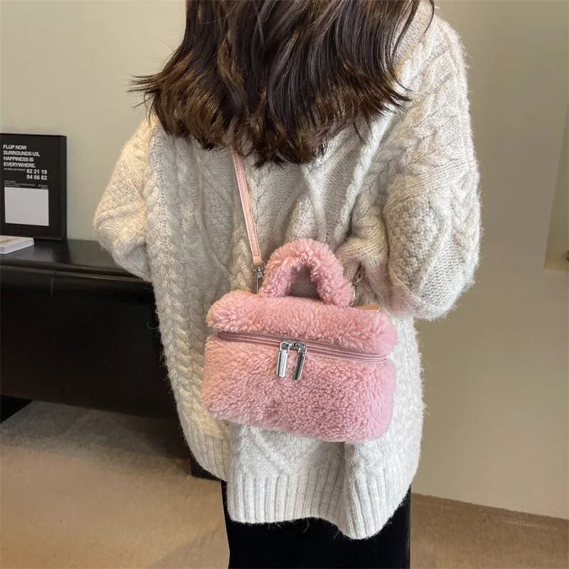 Plush women's shoulder bag in cream-white, box shape, with single strap and stitch detailing