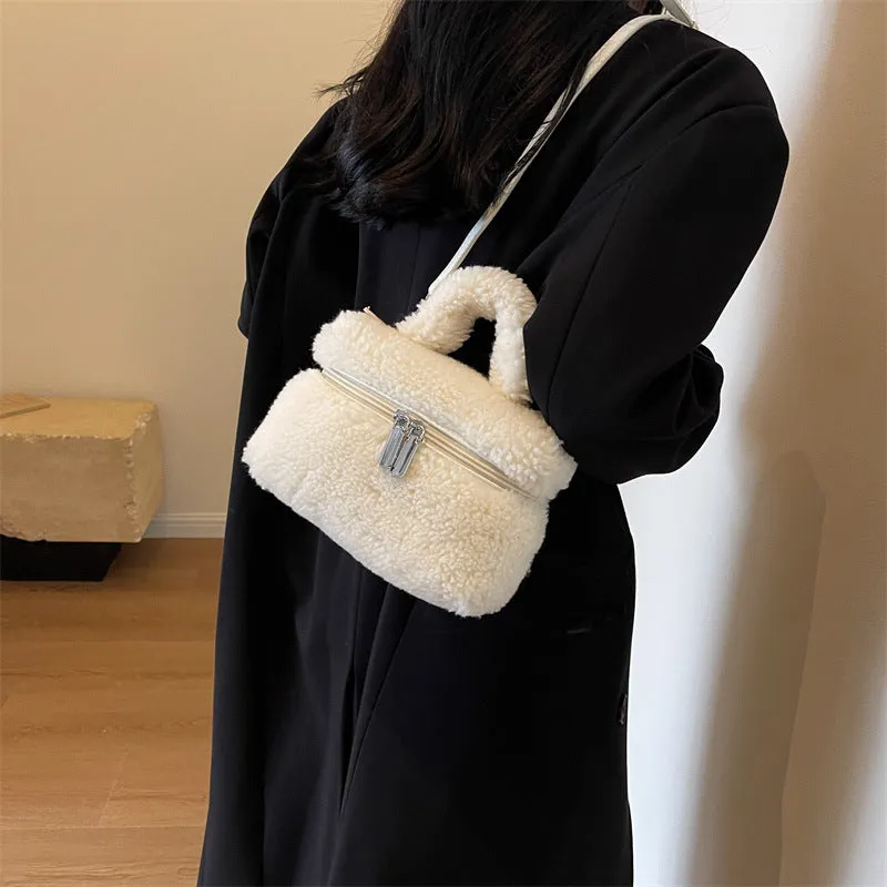 Plush women's shoulder bag in cream-white, box shape, with single strap and stitch detailing