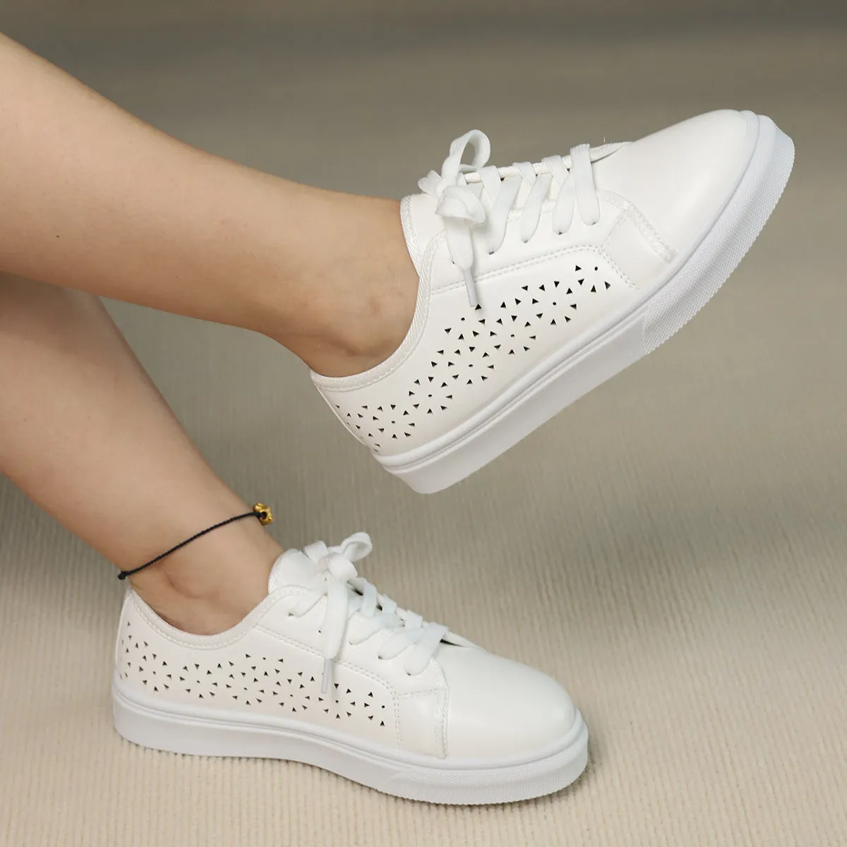 Fashion versatile casual sports shoes in light brown with round toe and rubber sole