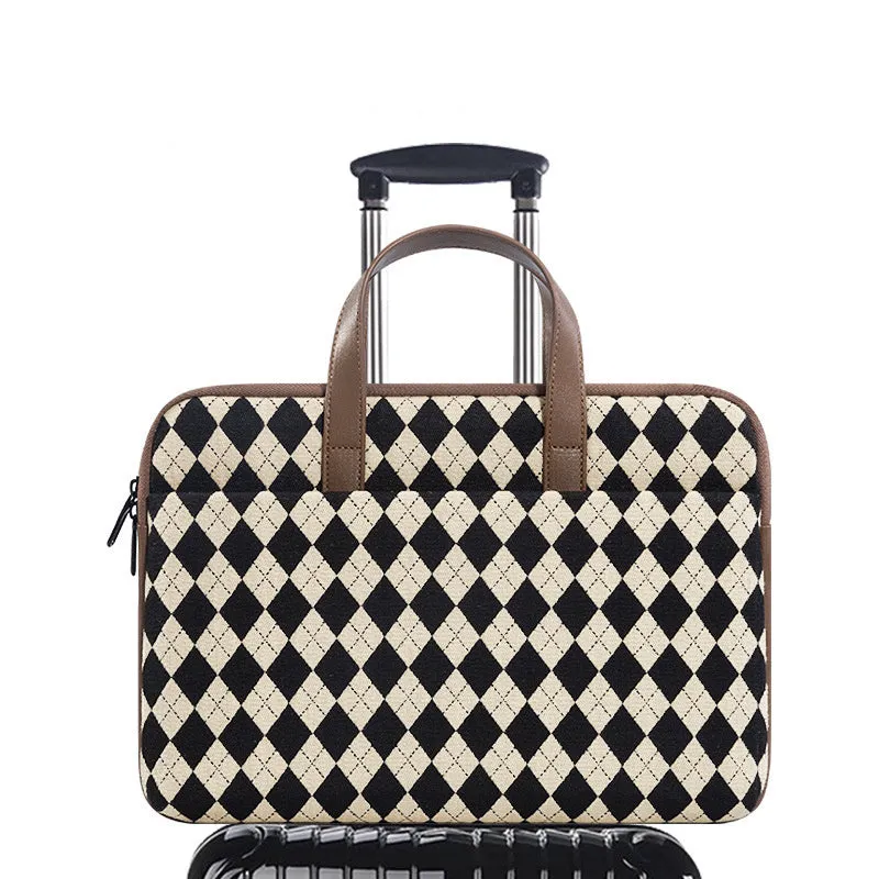 Diamond Lattice protective laptop sleeve with zip closure and leather handle for 13 inch notebook