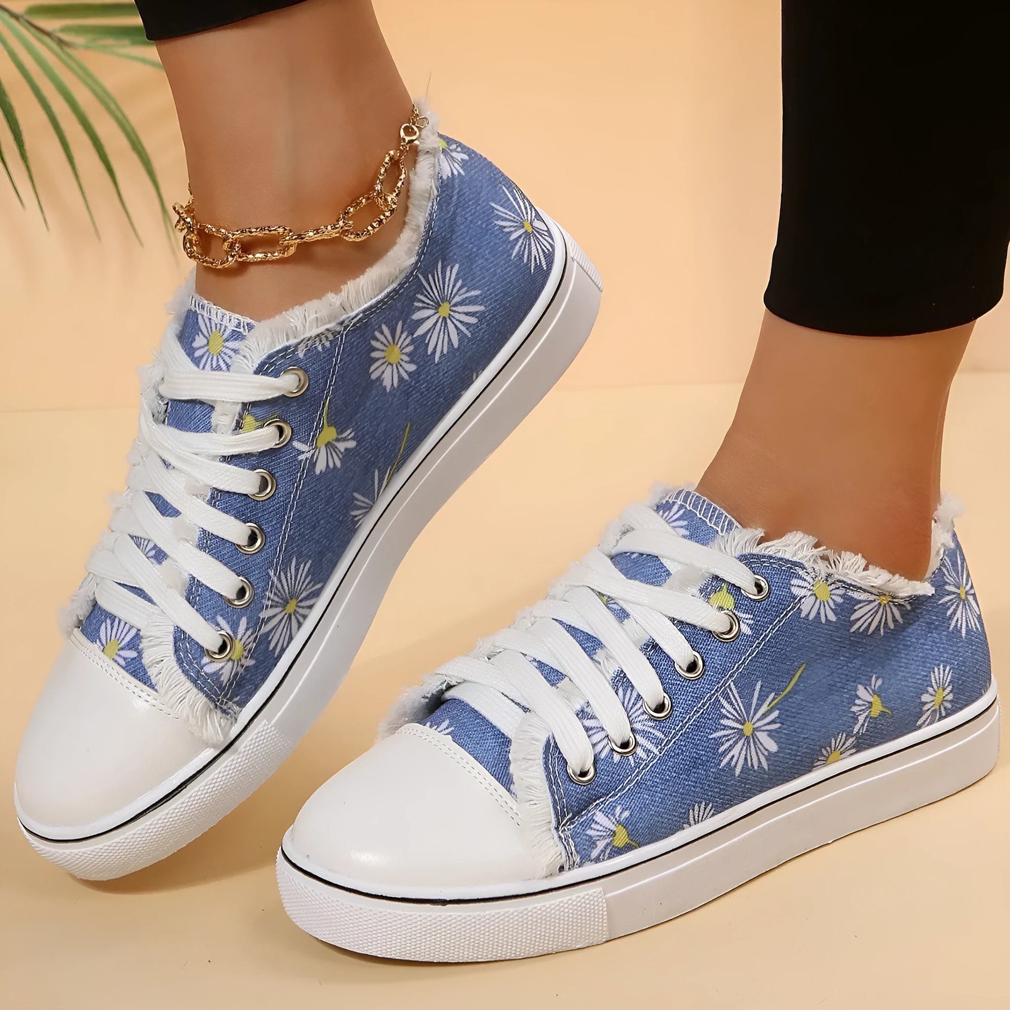 Casual flat canvas lace-up shoes with flower print, low-top, rubber sole, stitching detail, women walking loafers