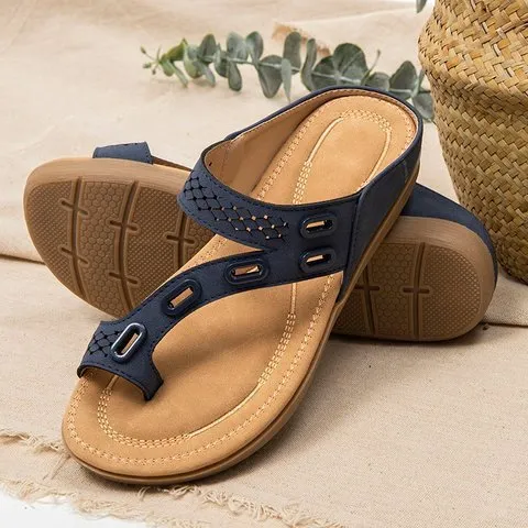 Women's summer slippers with artificial PU upper, rubber sole, available in green colour, side view