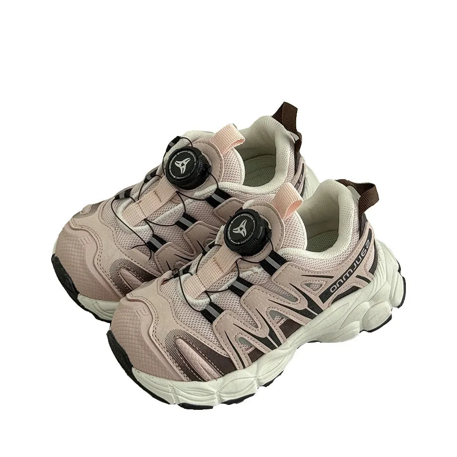 Lightweight casual shoes with breathable mesh and PU leather upper in solid colour options