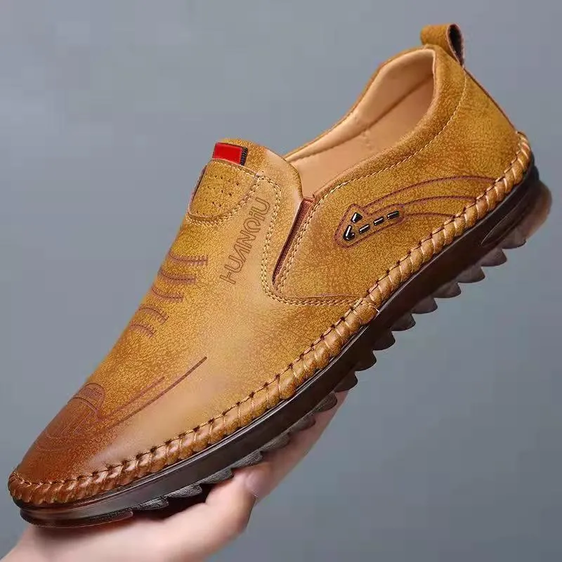Men's casual soft leather shoes with PU upper, low wedge heel, in black colour