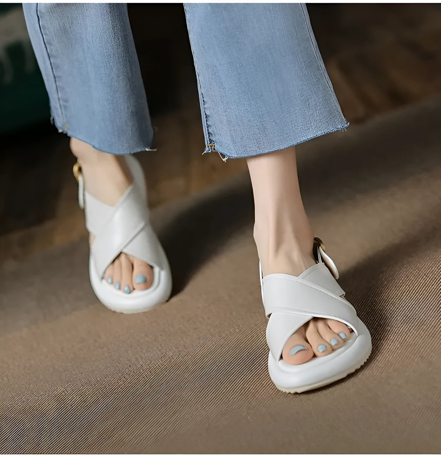 Women's flat non-slip cross Roman sandals in white with a microfiber upper and polyurethane sole