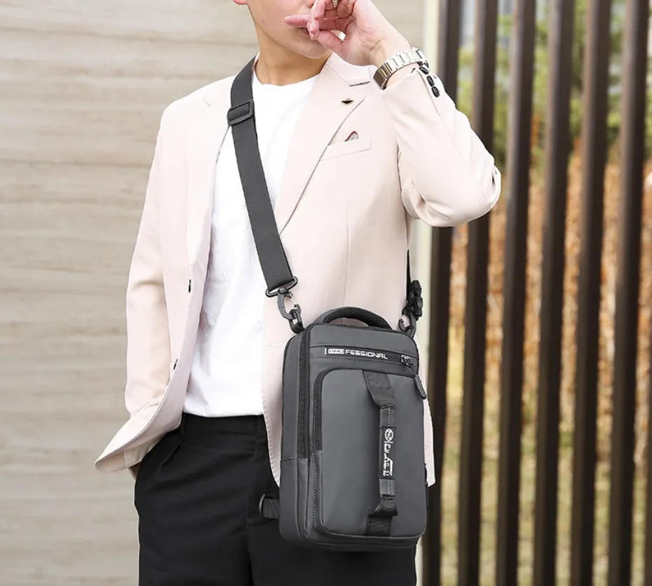 Casual outdoor chest bag in Oxford cloth, medium square vertical section, zipper closure, black colour, soft handle