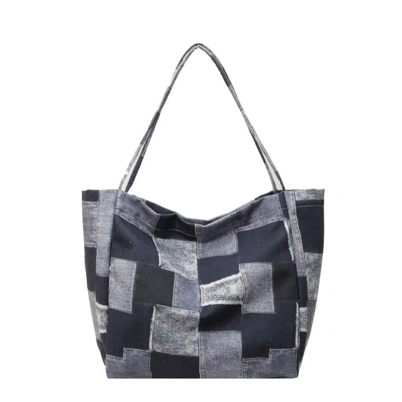 Women's large canvas tote bag in colour-contrast check plaid pattern, horizontal square shape, with slit pocket, in brown