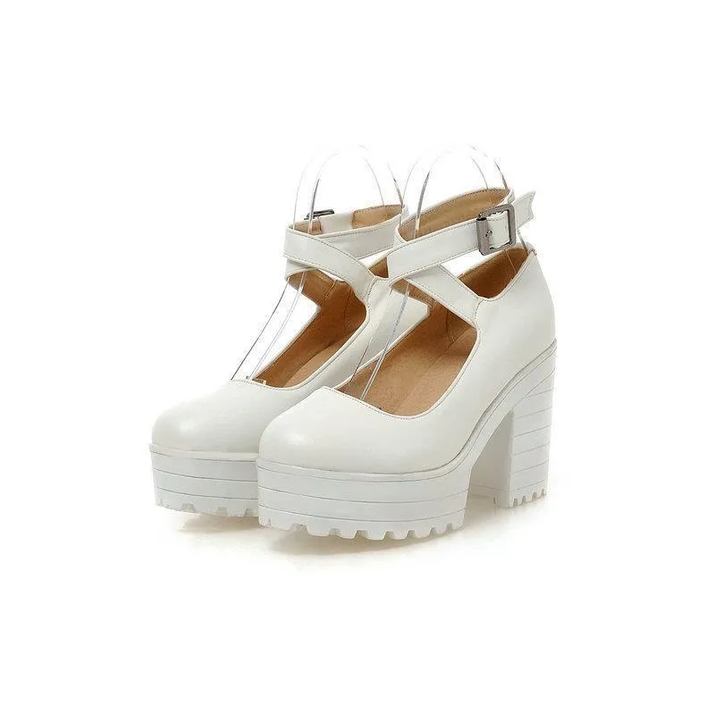 Women's chunky heel platform high shoes in solid colour with buckle fastening and rubber sole