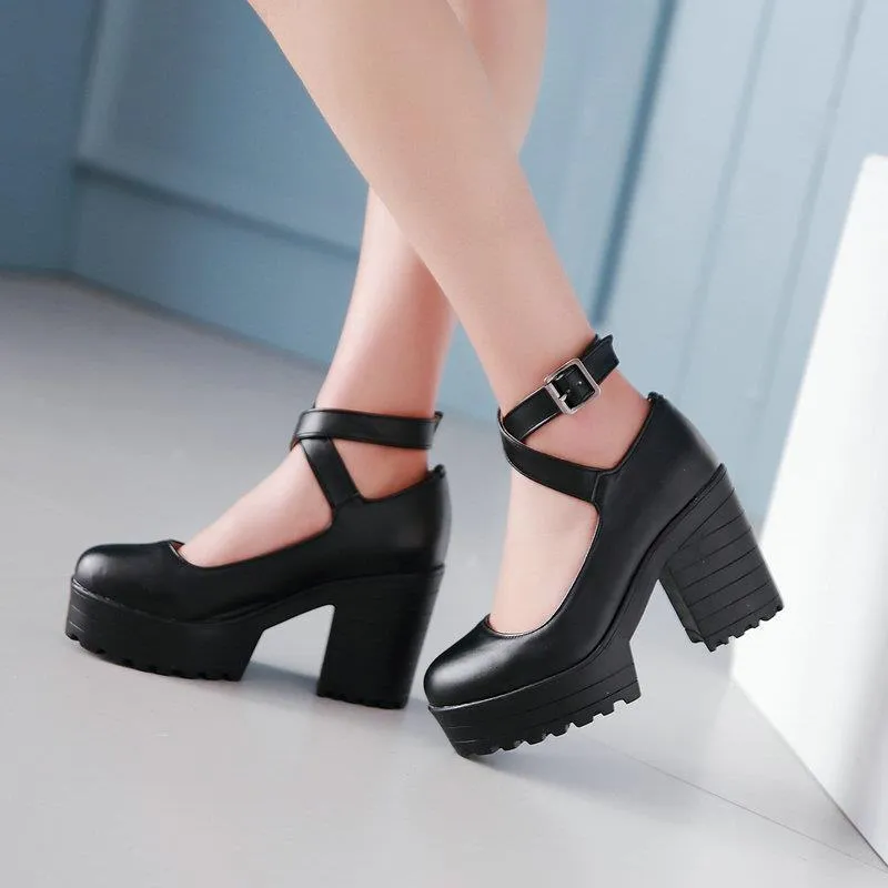 Women's chunky heel platform high shoes in solid colour with buckle fastening and rubber sole