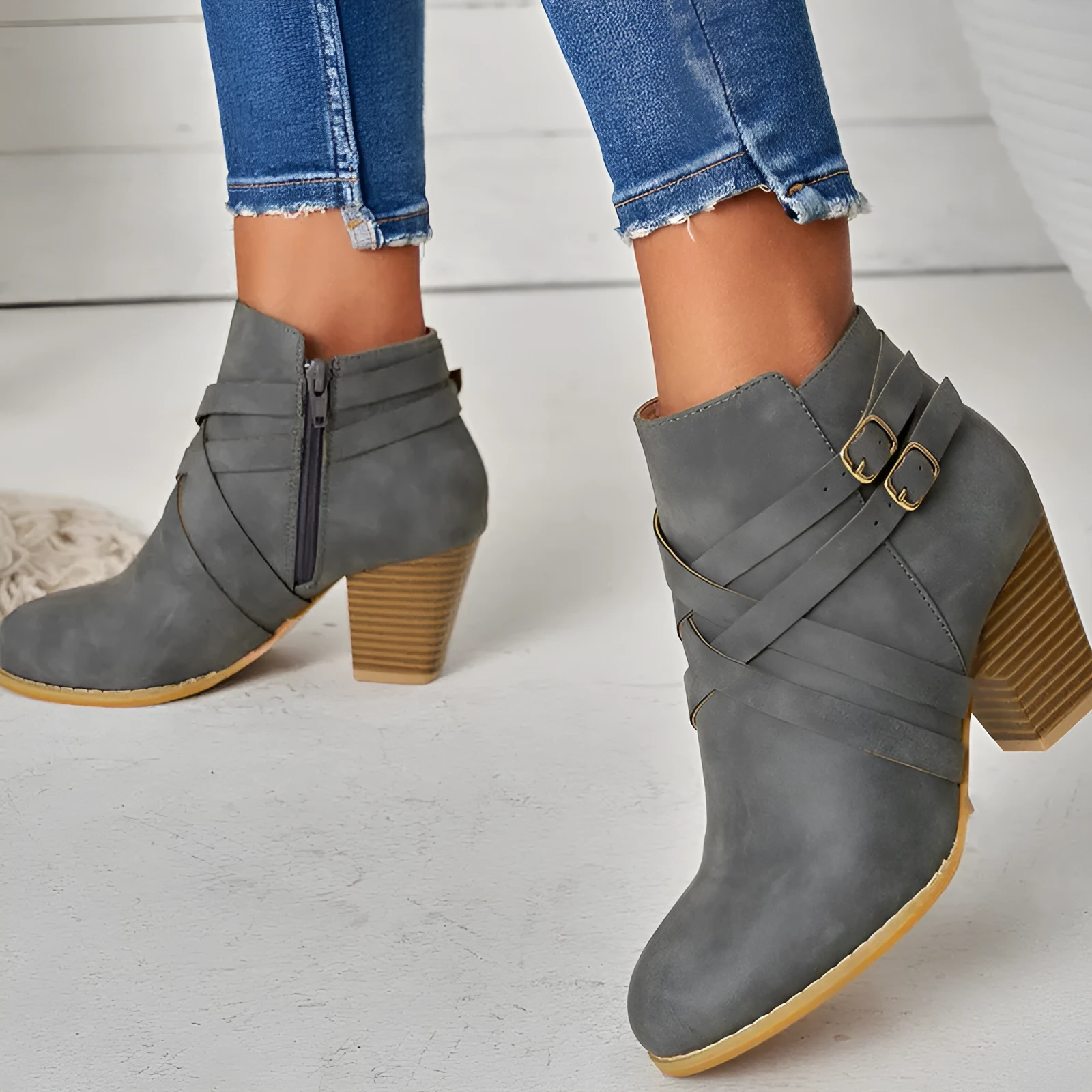 Grey women's plus size short ankle boots with a 7cm chunky heel and side zipper.