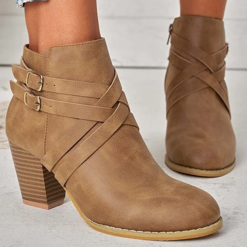 Grey women's plus size short ankle boots with a 7cm chunky heel and side zipper.