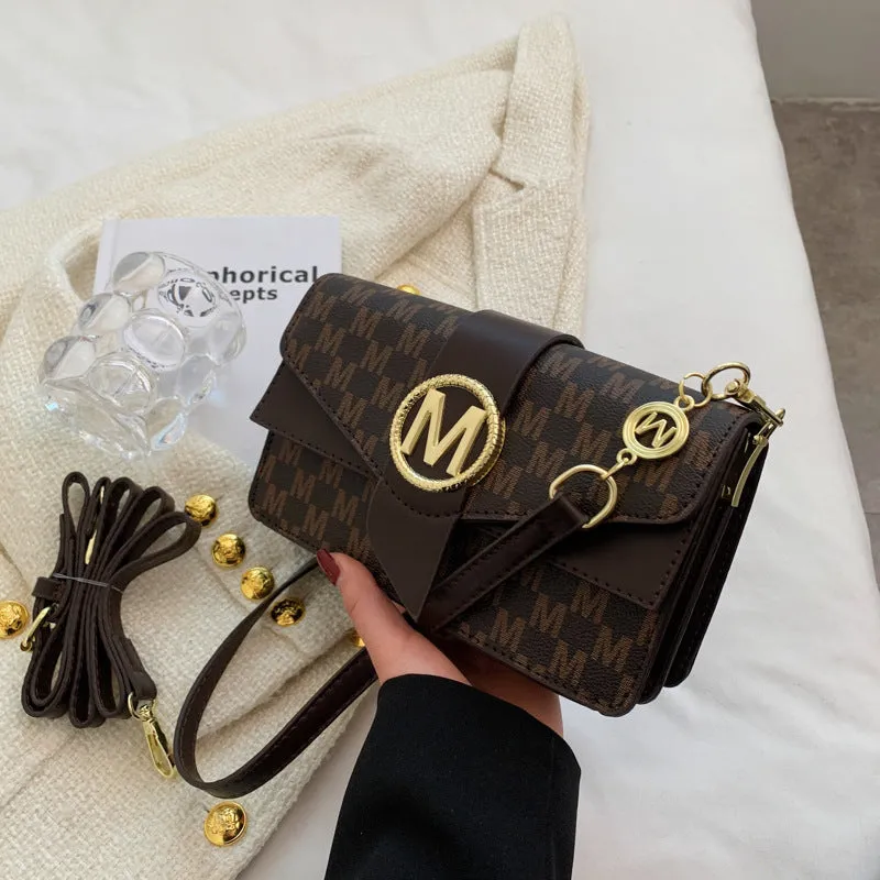 Niche personality printed letter shoulder messenger bag in beige with flap closure and single shoulder strap
