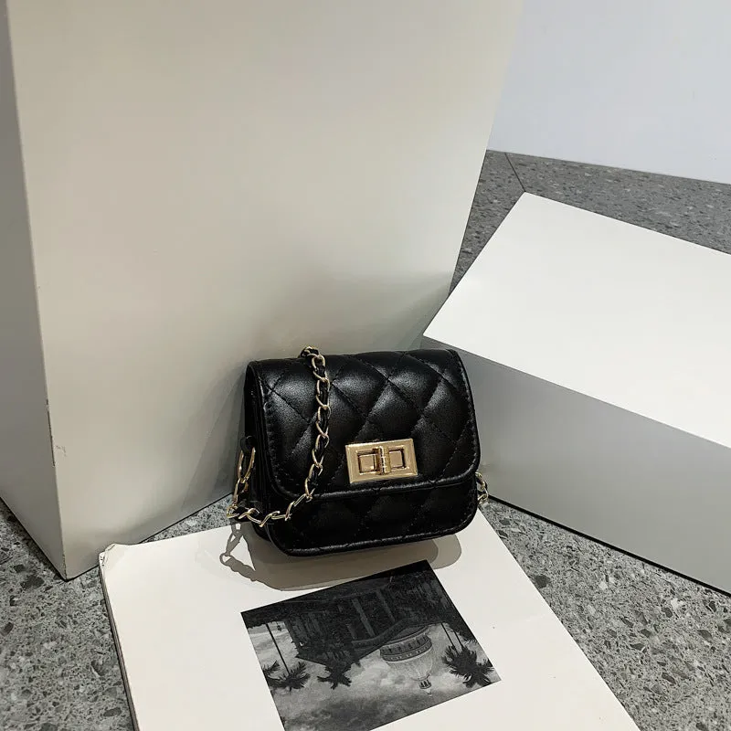 Women's casual diamond chain shoulder messenger bag in beige, PU leather, horizontal square retro style with sewing thread detail