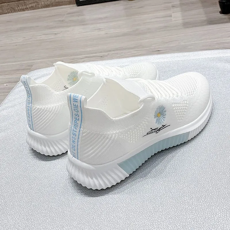 Flyknit breathable white low-top lace-up trainers for women with round toe and PVC sole
