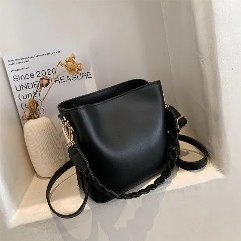 Retro woven PU leather one-shoulder crossbody underarm bucket bag in khaki colour.
