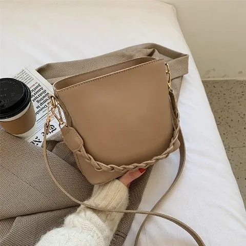 Retro woven PU leather one-shoulder crossbody underarm bucket bag in khaki colour.