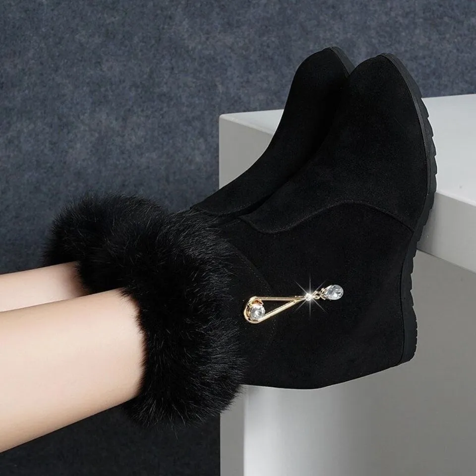 Women's black height increasing insole snow boots with fur upper, casual winter style, available in sizes 35 to 40