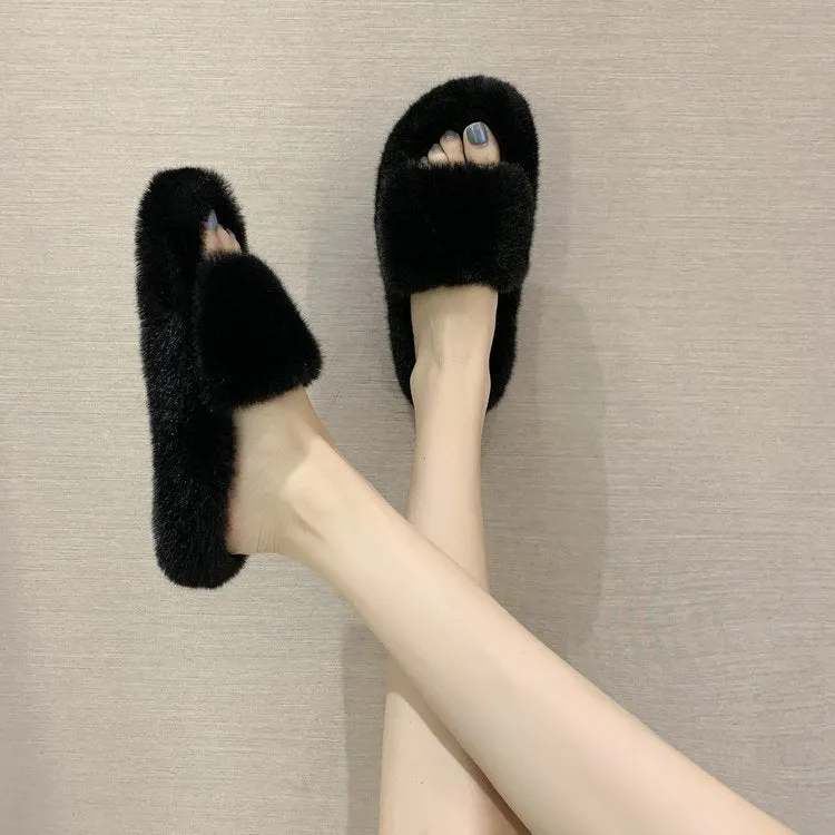 Suede furry slippers with artificial wool insole, round toe, flat heel, available in beige