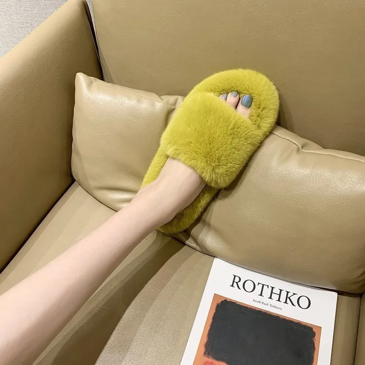 Suede furry slippers with artificial wool insole, round toe, flat heel, available in beige