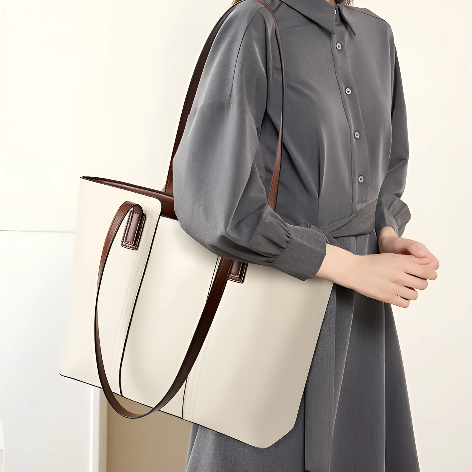 Women's genuine leather commuter shoulder bag with multiple internal compartments in horizontal square shape