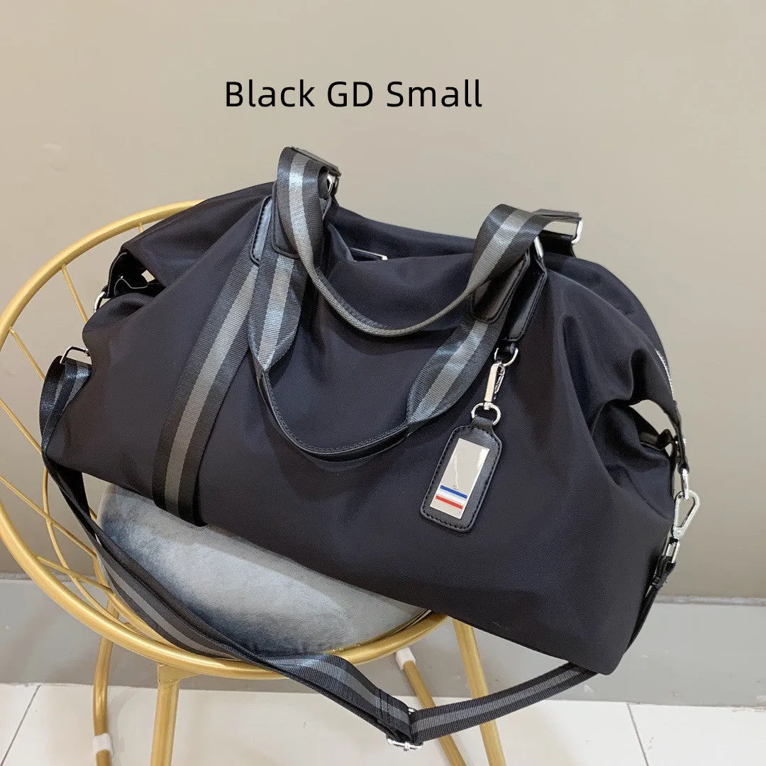 Men's Oxford cloth travel bag with under 20L capacity, zipper opening, internal pockets, black gold colour