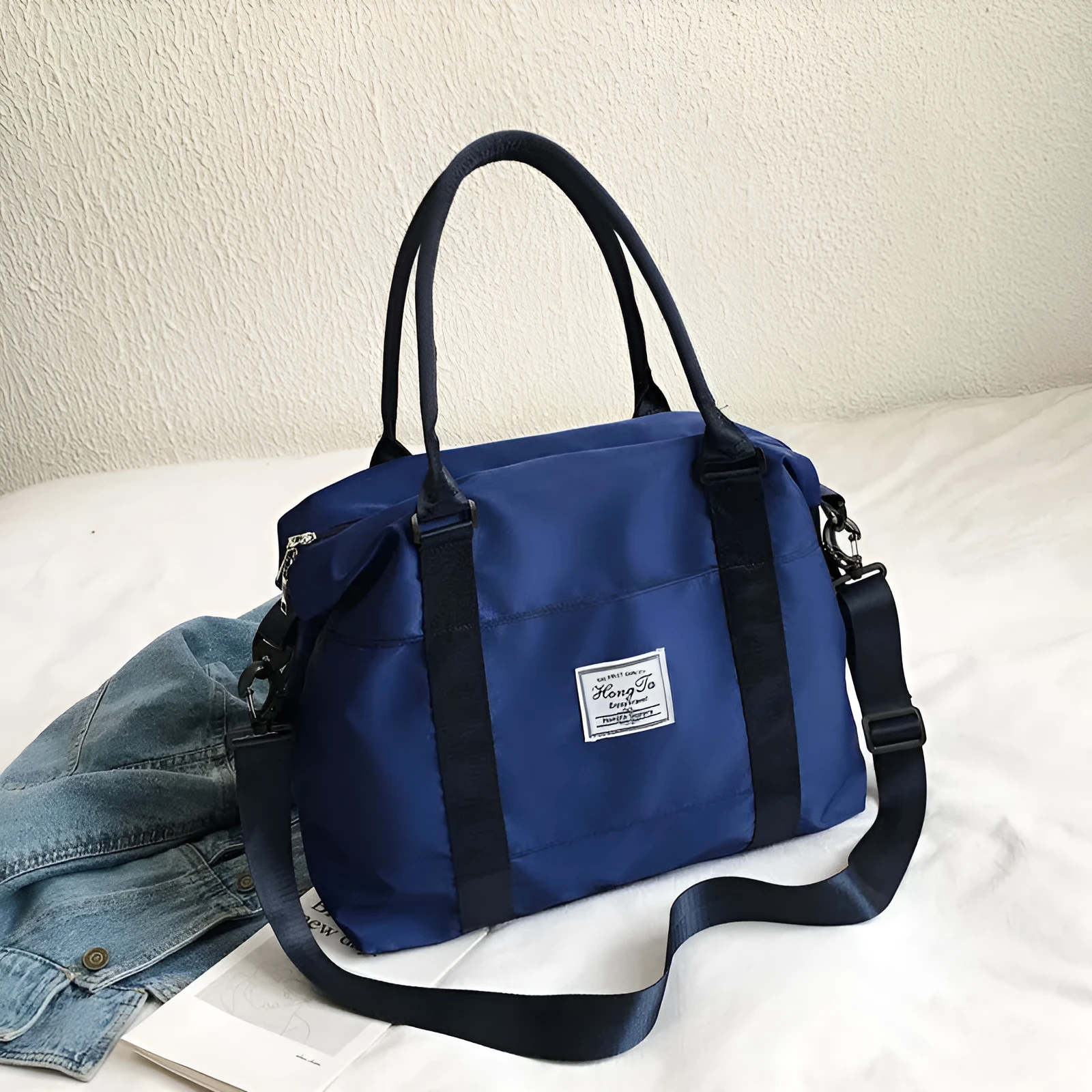 Short-distance travel bag nylon waterproof shoulder bag with single strap and internal pockets