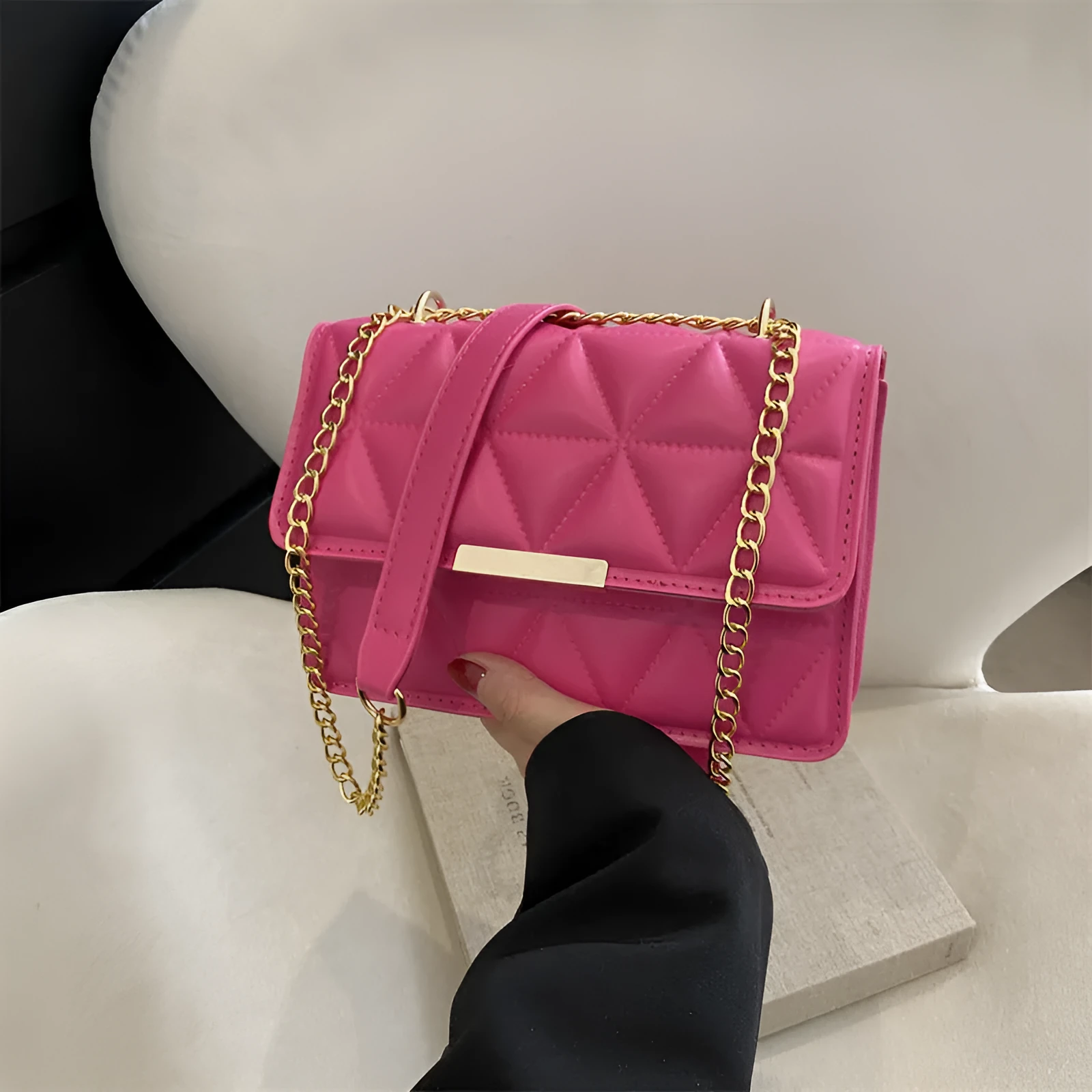 Women's casual retro messenger bag in PU leather, horizontal square shape, stitching details, available in six colours including black and khaki