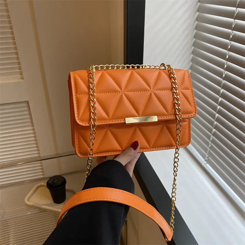 Women's casual retro messenger bag in PU leather, horizontal square shape, stitching details, available in six colours including black and khaki