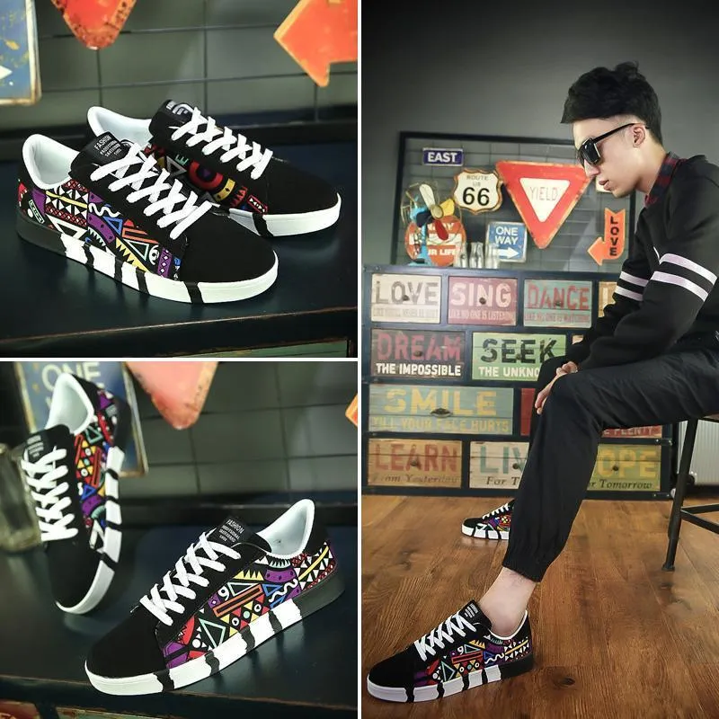 Canvas shoes for men and women, lace-up, rubber sole, available in black blue and colour, sizes 39 to 44