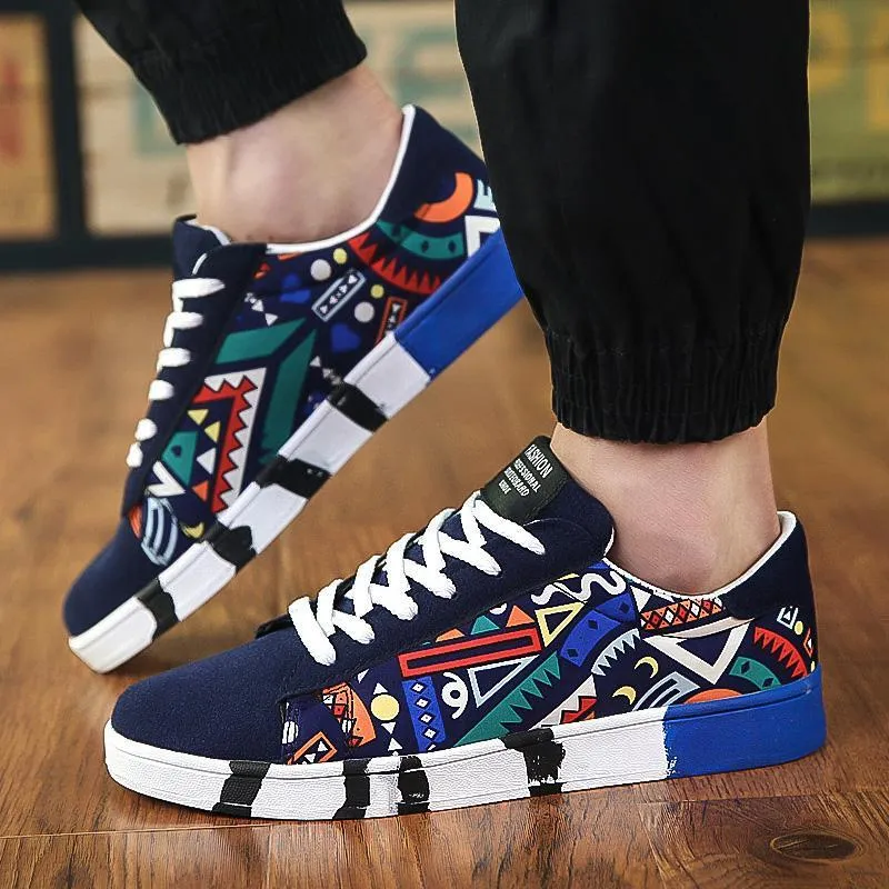 Canvas shoes for men and women, lace-up, rubber sole, available in black blue and colour, sizes 39 to 44