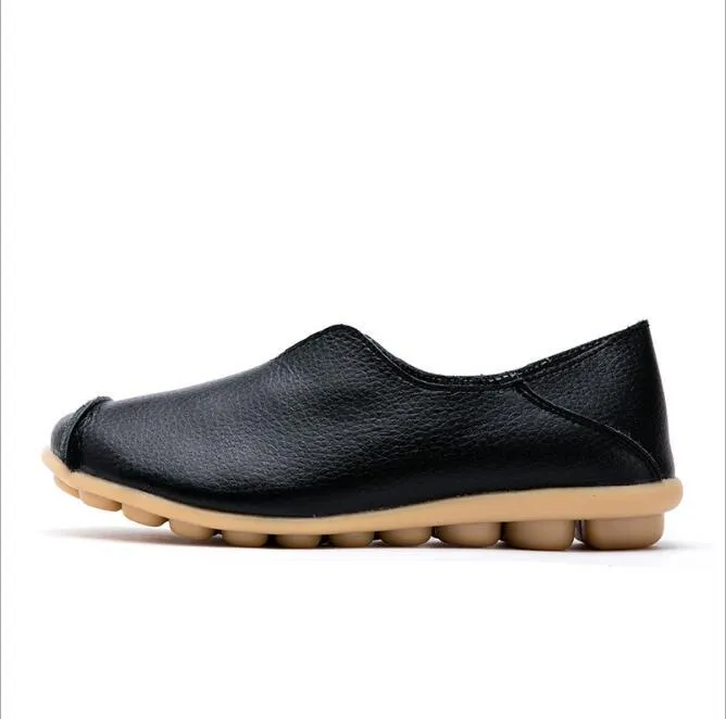 Genuine leather ladies flat shoes in black, sizes 35 to 44