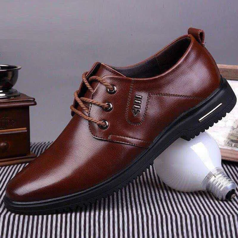 Men's casual leather shoes with cowhide upper, rubber sole, black colour, stitching details