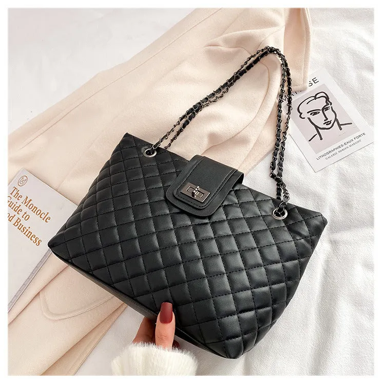 Lingge large-capacity women's PU tote bag in black with chain shoulder strap and lock closure