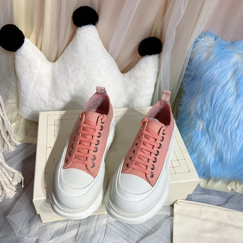Women's denim casual shoes with platform sole, flat heel, available in black and blue colours