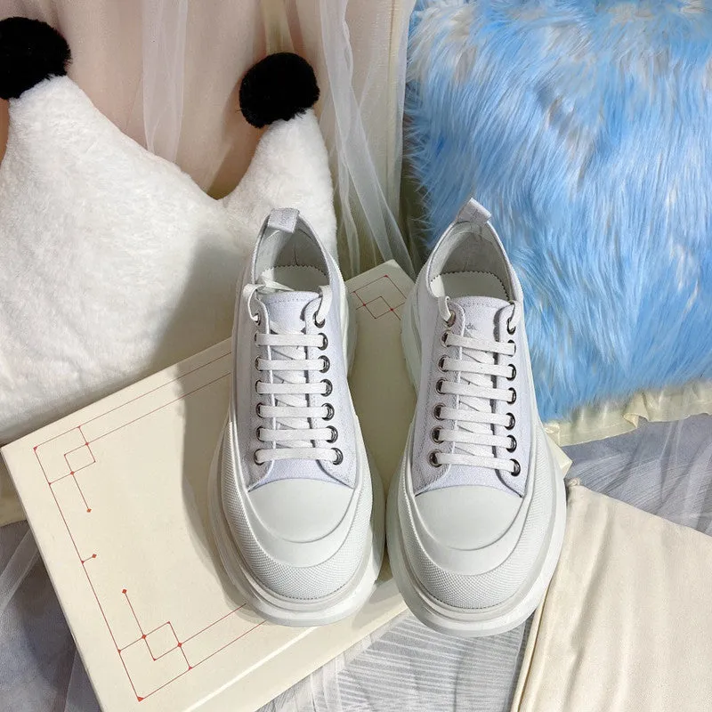 Women's denim casual shoes with platform sole, flat heel, available in black and blue colours