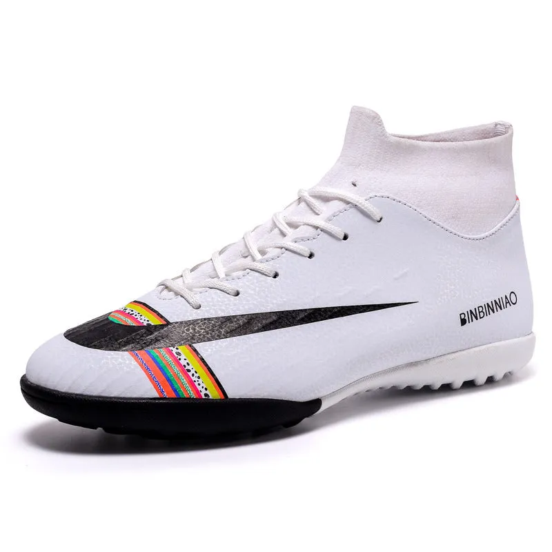 Non-slip football shoes with front tie and printed mesh upper, available in black and white